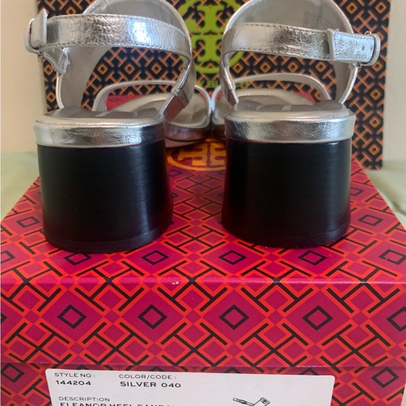 Tory Burch Eleanor Heel Sandal 55mm Metallic Leather-Silver s.5 - Picture 7 of 7